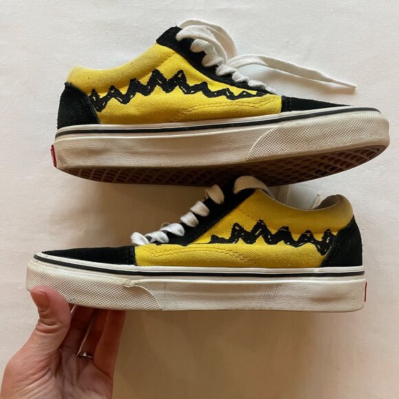 Vans Peanuts Charlie Brown Sneakers size 3.5 - Picture 5 of 10